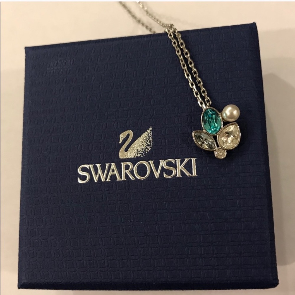 NEW Swarovski Crystal Pendant Necklace